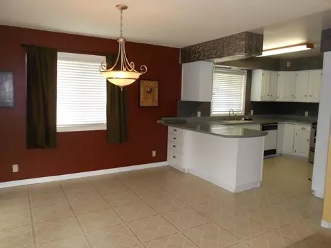 5066 Sunrise Dr, Williston, ND 58801 photo 11