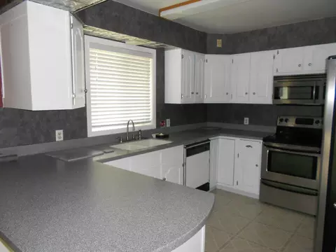 5066 Sunrise Dr, Williston, ND 58801 photo 9