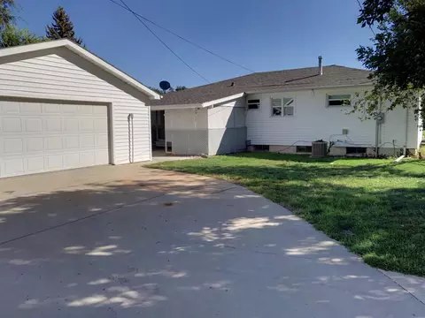 1714 Hillside Ct, Williston, ND 58801 photo 21