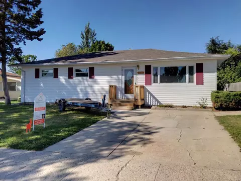 1714 Hillside Ct, Williston, ND 58801 photo 1