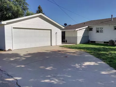 1714 Hillside Ct, Williston, ND 58801 photo 20