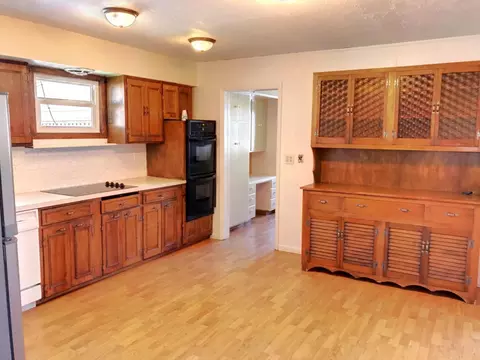 1714 Hillside Ct, Williston, ND 58801 photo 5
