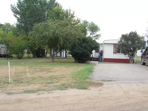 208 Eikren Dr, Alexander, ND 58831 photo 2