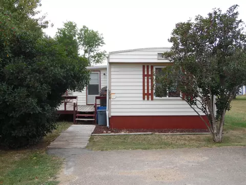 208 Eikren Dr, Alexander, ND 58831 photo 3