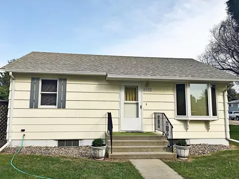 2502 7th Ave E, Williston, ND 58801 photo 2