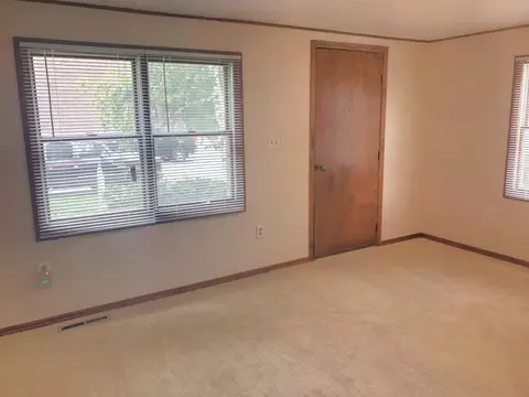 1015 4th Ave W, Williston, ND 58801 photo 11
