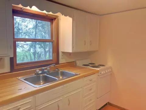 1015 4th Ave W, Williston, ND 58801 photo 4