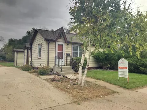 1015 4th Ave W, Williston, ND 58801 photo 2