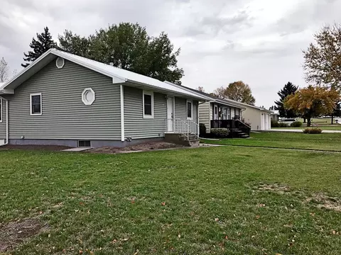 403 West St, Ray, ND 58849 photo 4