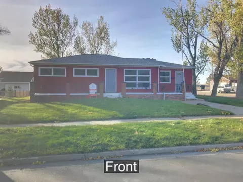 811 17th Ave W, Williston, ND 58801 photo 1