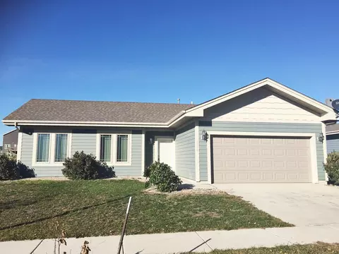 3714 Prairie Commons St, Williston, ND 58801 photo 2