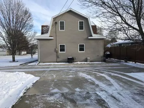 923 7th Ave W, Williston, ND 58801 photo 3