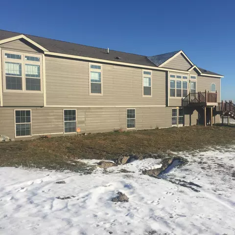 14009 Lakeview Dr, Williston, ND 58801 photo 1
