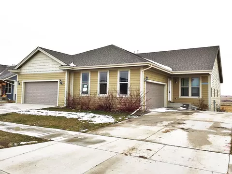 3111-3113 Long Branch Ave, Williston, ND 58801 photo 3
