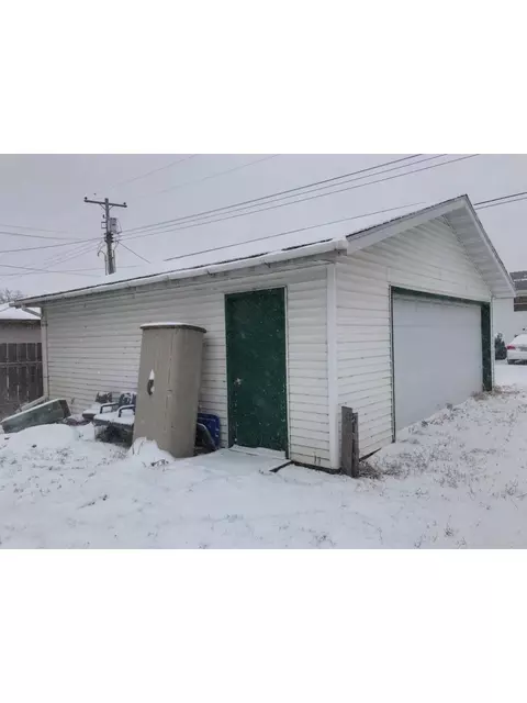 715 Broadway Ave W, Williston, ND 58801 photo 16