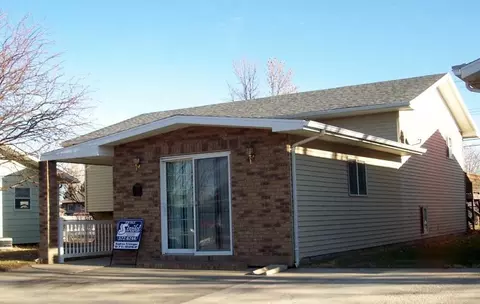 2220 University Ave, Williston, ND 58801 photo 2