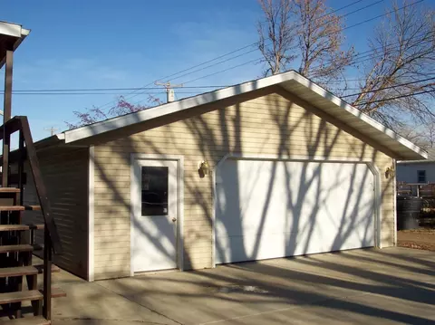 2220 University Ave, Williston, ND 58801 photo 4