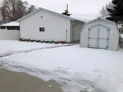 121 6th St W, Williston, ND 58801 photo 4