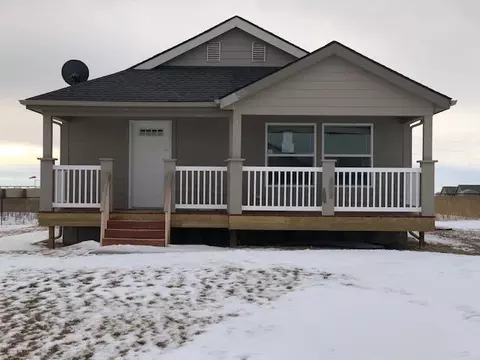 13832 Cottonwood St, Williston, ND 58801 photo 1