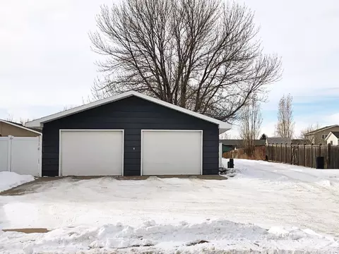 2501 13th Ave W, Williston, ND 58801 photo 35