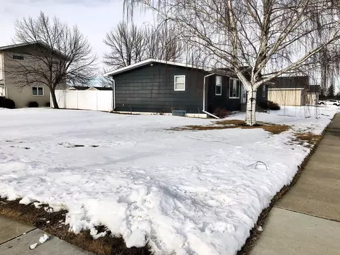 2501 13th Ave W, Williston, ND 58801 photo 3