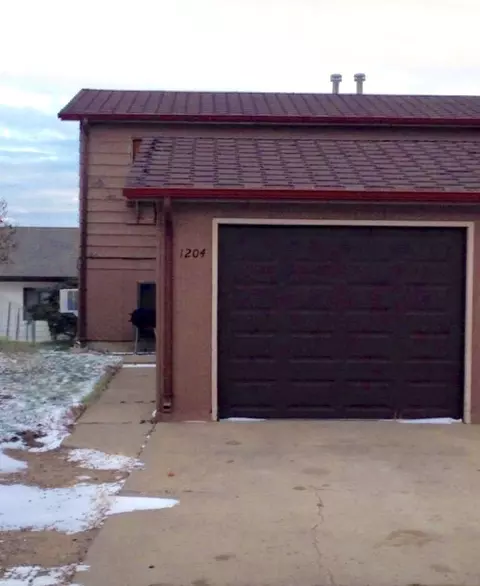 1204 E Rdg, Williston, ND 58801 photo 1