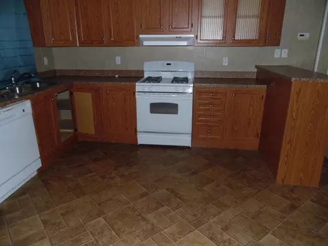 712 35th St E, Williston, ND 58801 photo 4