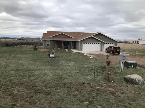 14020 Madison Ln, Williston, ND 58801 photo 1