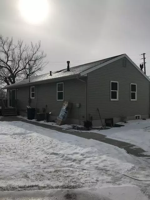 524 11th St W, Williston, ND 58801 photo 3