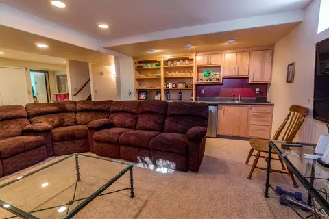 1326 22nd St W, Williston, ND 58801 photo 8