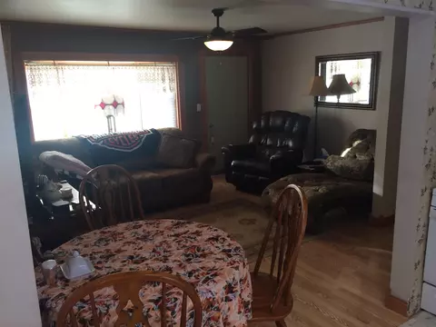 816 9th Ave W, Williston, ND 58801 photo 3