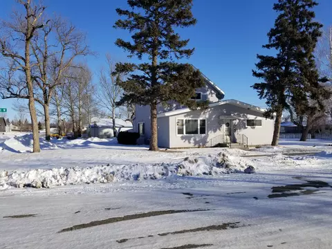 324 1st Ave W, Ray, ND 58849 photo 2