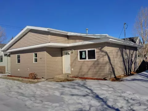 2516 6th Ave E, Williston, ND 58801 photo 1
