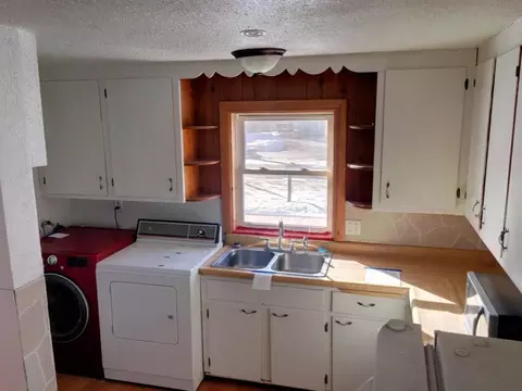 2516 6th Ave E, Williston, ND 58801 photo 5