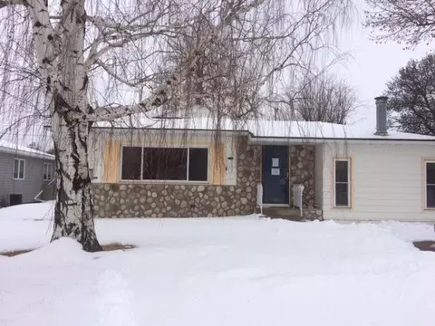 605 17th St W, Williston, ND 58801 photo 1