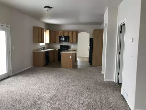 2310 19th Ave W, Williston, ND 58801 photo 8