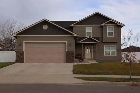 2310 19th Ave W, Williston, ND 58801 photo 1