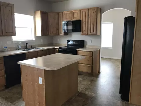 2310 19th Ave W, Williston, ND 58801 photo 7