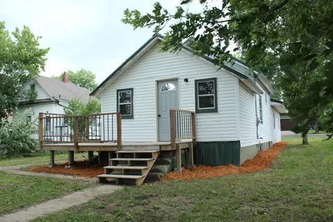 705 Main St W, Stanley, ND 58784 photo 2