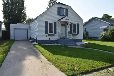 1128 Main St, Williston, ND 58801 photo 1