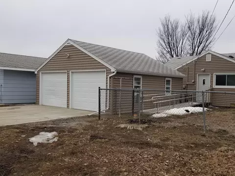 712 13th Ave W, Williston, ND 58801 photo 4