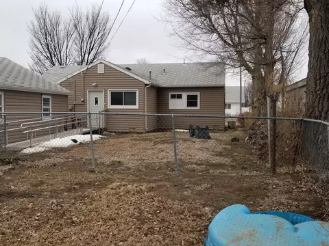 712 13th Ave W, Williston, ND 58801 photo 3