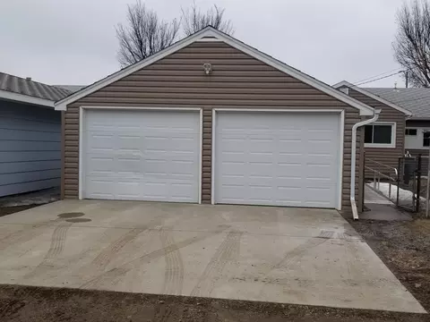 712 13th Ave W, Williston, ND 58801 photo 6
