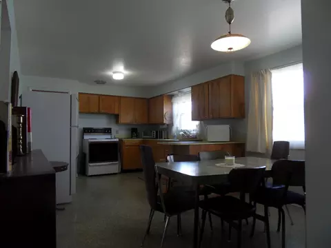 1506 2nd Ave E, Williston, ND 58801 photo 4