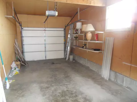 1506 2nd Ave E, Williston, ND 58801 photo 14