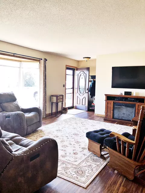 730 15th St W, Williston, ND 58801 photo 8