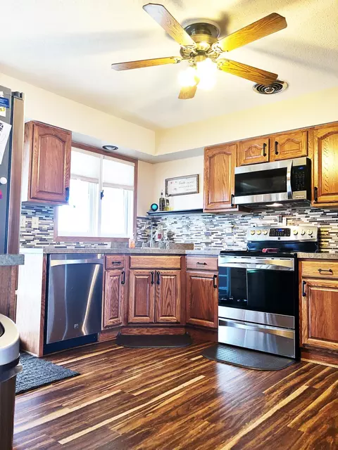 730 15th St W, Williston, ND 58801 photo 9