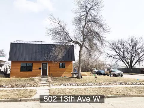 502 13th Ave W, Williston, ND 58801 photo 1