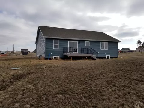 13665 Mulberry Loop NW, Williston, ND 58801 photo 4