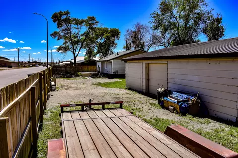 729 9th St E, Williston, ND 58801 photo 6